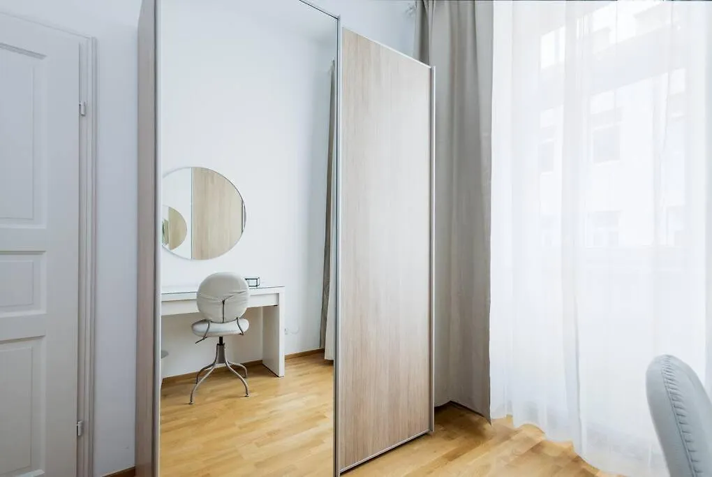 Orestaliving - Spacious 2Br On The Danube Canal Vienna Apartment