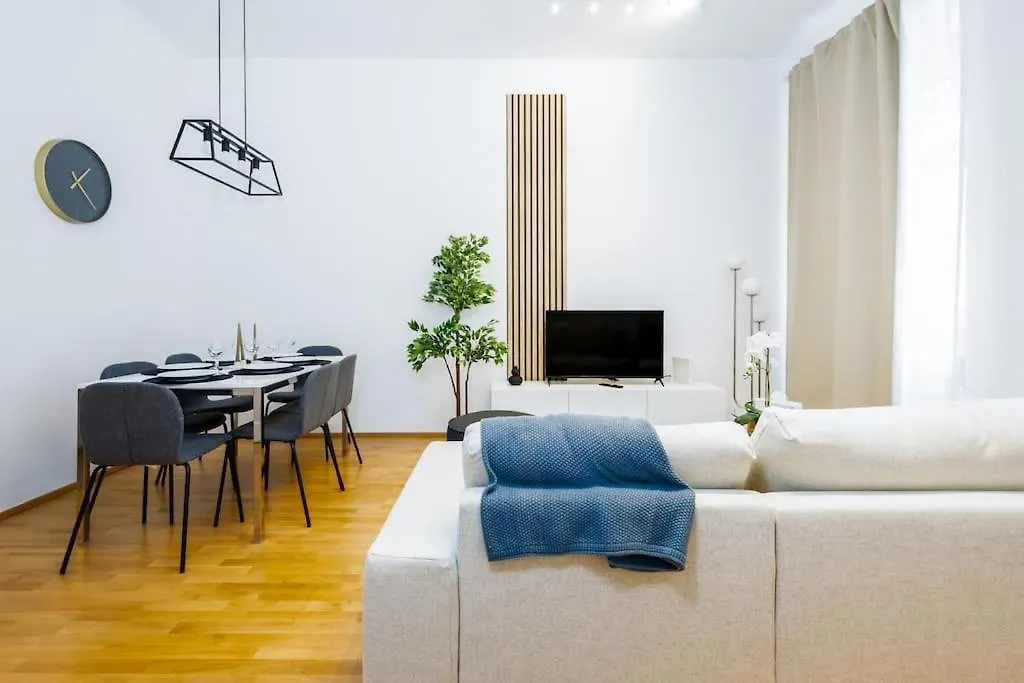 Apartment Orestaliving - Spacious 2Br On The Danube Canal Vienna