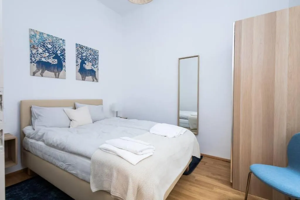 Apartment Orestaliving - Spacious 2Br On The Danube Canal Vienna